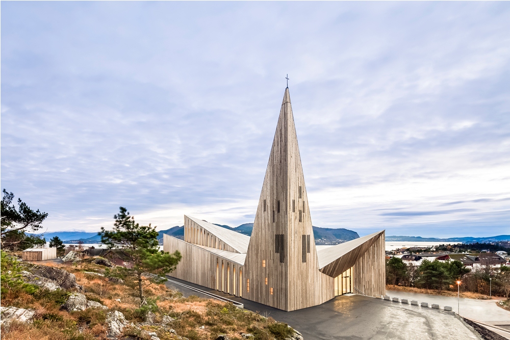 外觀／教堂／Knarvik Kyrkja／挪威
