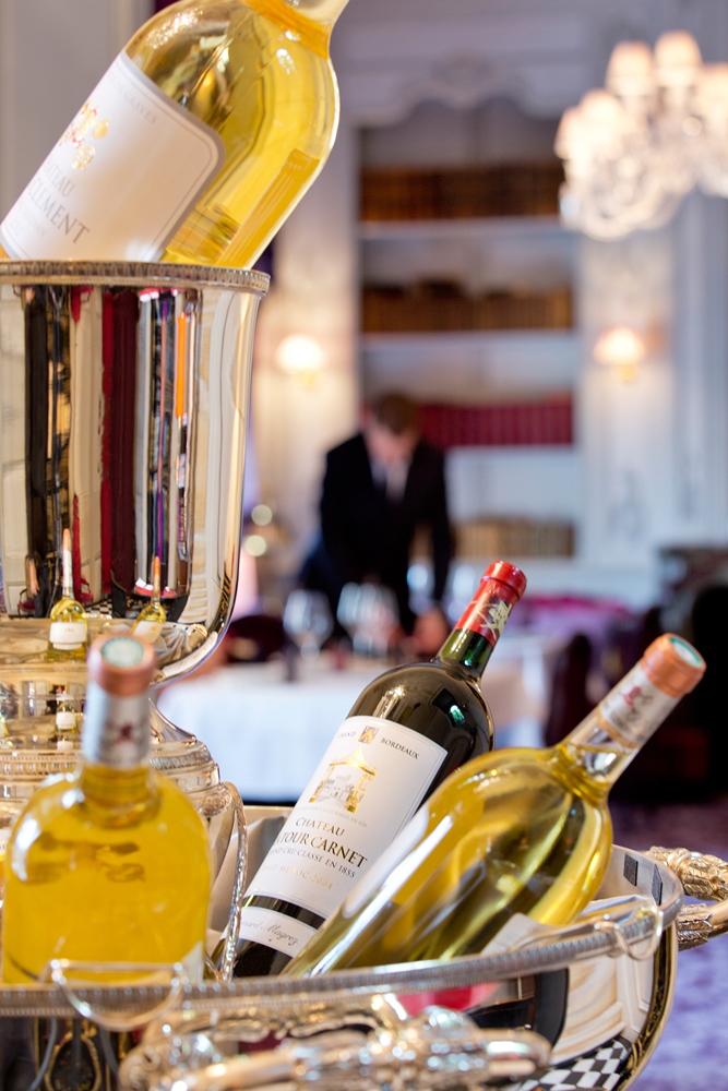 酒／克萊蒙教皇酒莊／華貴酒堡佳釀體驗之旅／Luxury Wine Experience／法國
