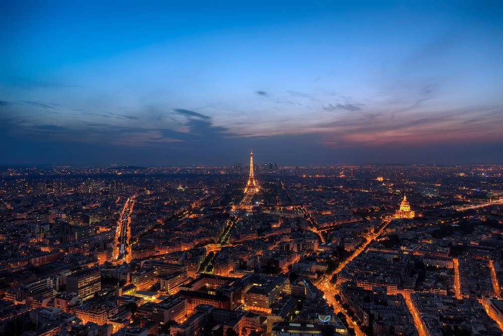 與艾菲爾鐵塔一同翱翔在巴黎天際線