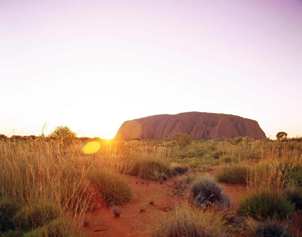 世界最巨大的獨體岩烏魯魯／艾爾斯岩／烏魯魯卡達族達國家公園／澳洲