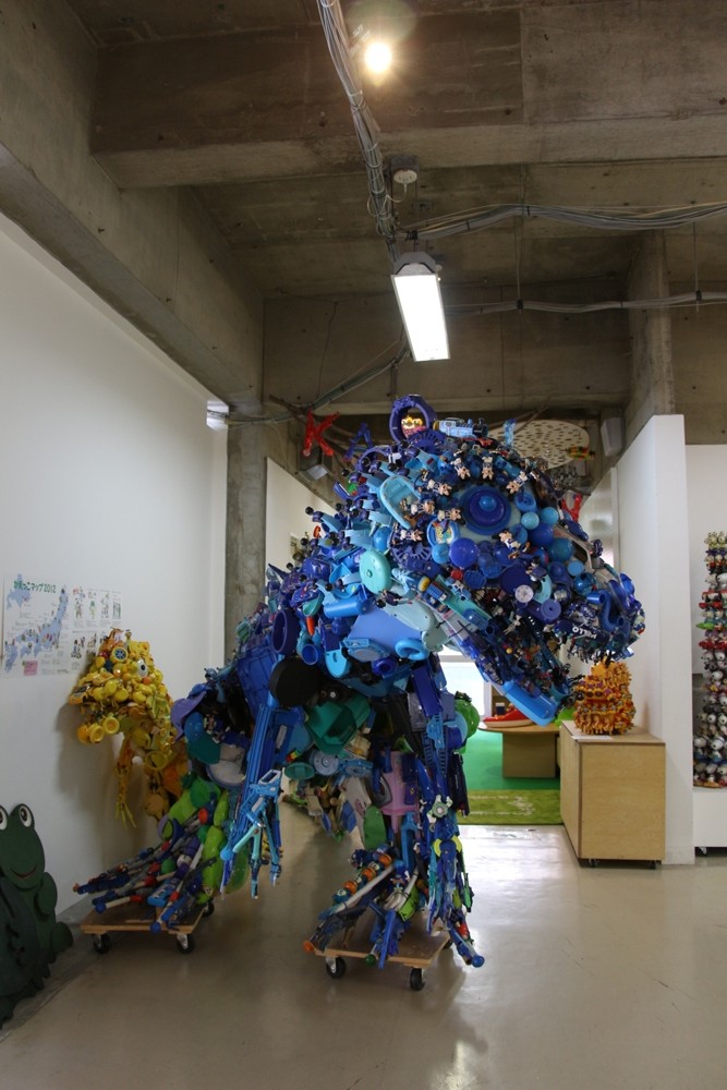 玩具組成的恐龍／3331 Arts Chiyoda／東京／日本
