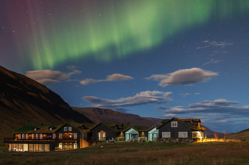 世界最美極光度假屋 Deplar Farm！打卡冰島巨魔半島極境探險基地