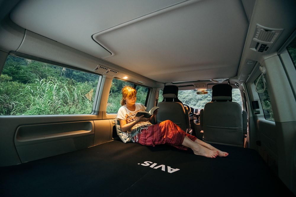 AVIS安維斯租車提供的露營車內部空間