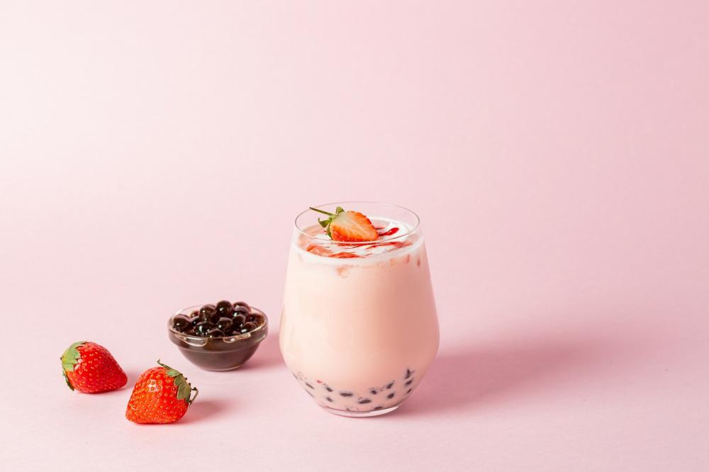 草莓珍珠奶茶／草莓季限定餐點／嚕嚕米主題餐廳／信義區／台北／台灣