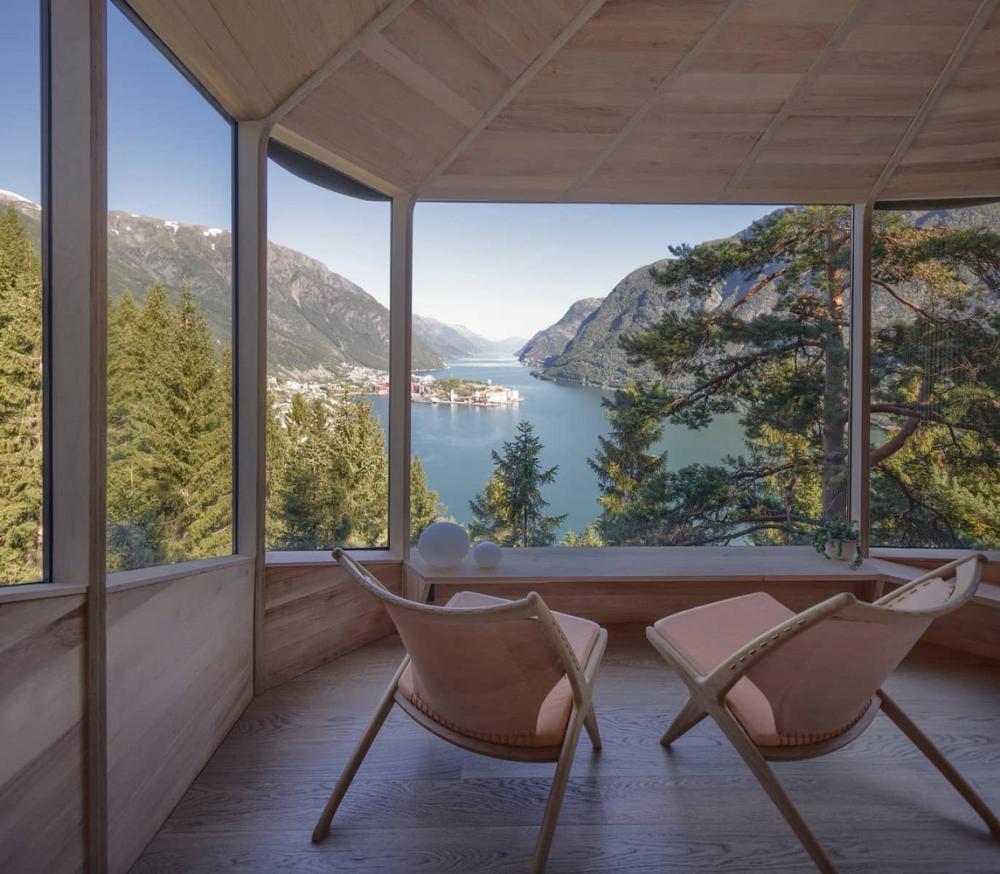 玻璃窗／內部／森林樹屋／Woodnest／住宿／挪威