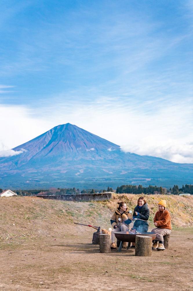 烤棉花糖／篝火／Mt. Fuji Satoyama Vacation／日本