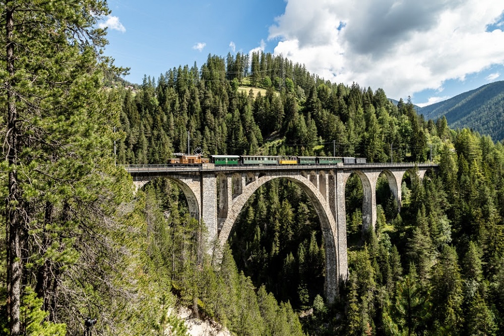 火車／格勞賓登州／瑞士