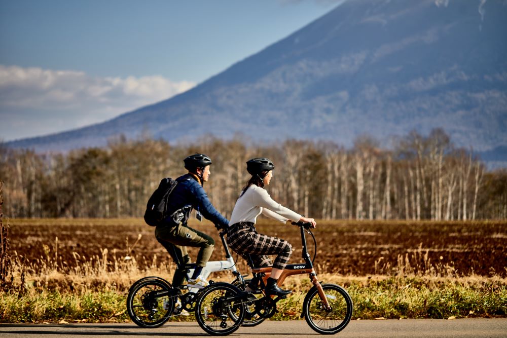 騎電動自行車／北海道／日本