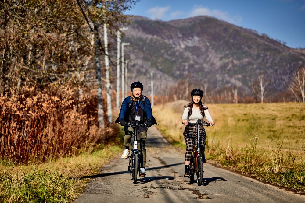 騎電動自行車／北海道／日本