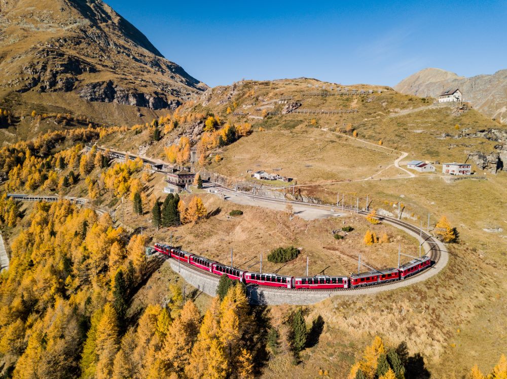 列車／阿爾卑斯山脈／瑞士