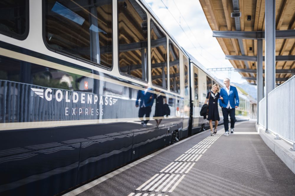 GoldenPass Express／跳軌式列車／瑞士