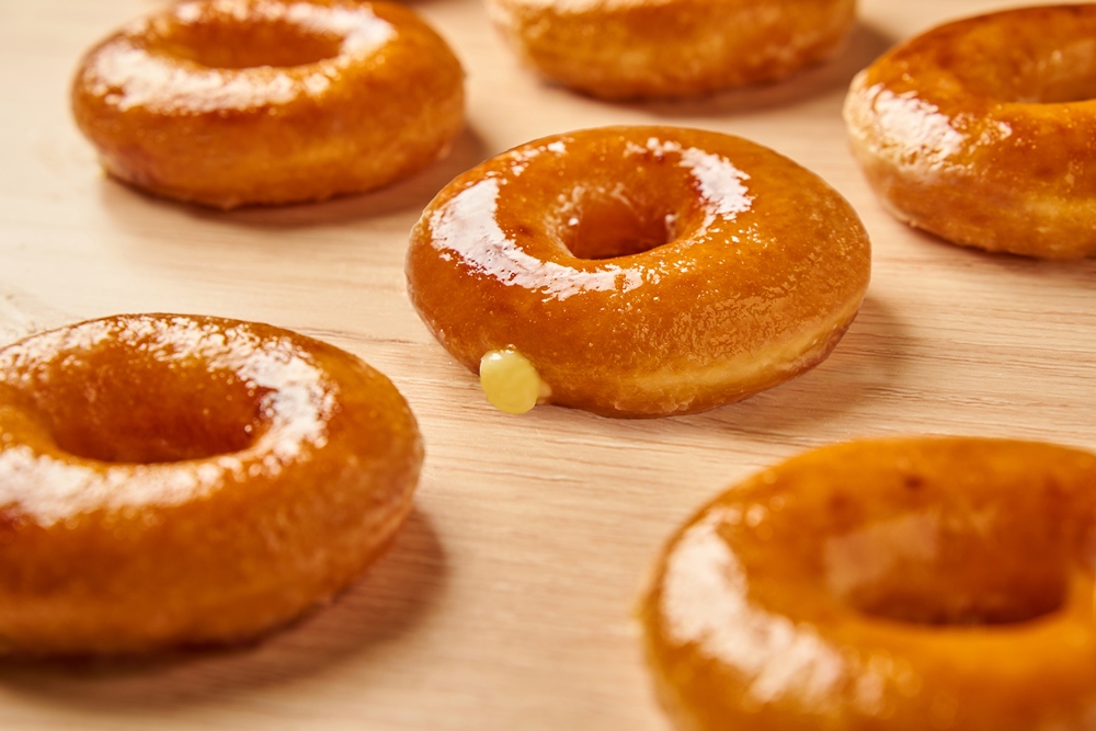Krispy Kreme 香烤布蕾限時回歸！讓卡士達化在嘴裡，捉緊黃金酥脆的瞬間