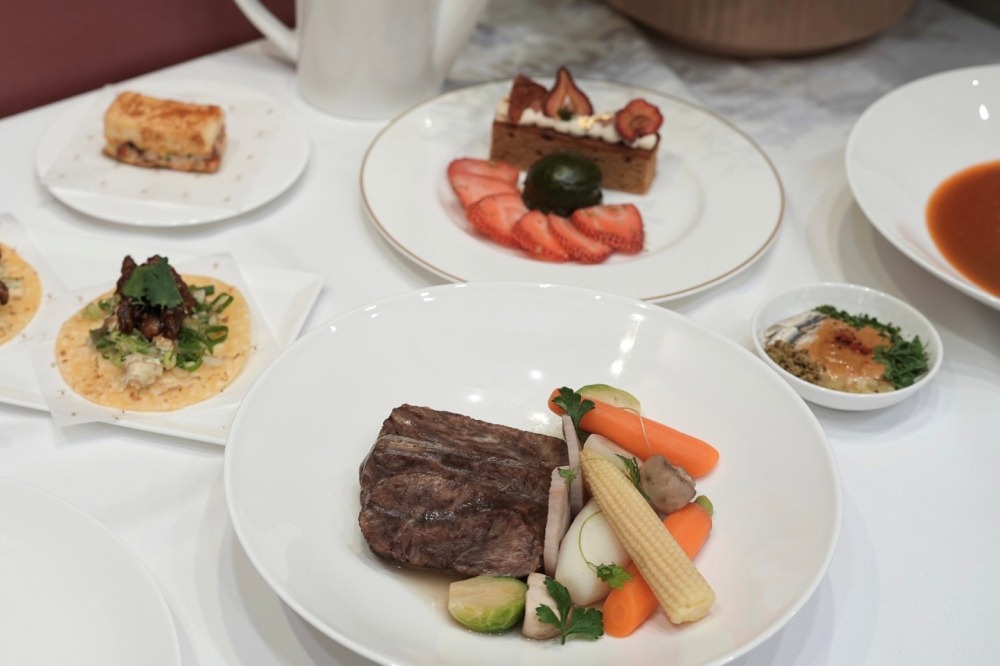 星宇航空攜手米其林三星餐廳「態芮 Taïrroir」推出全新頭等艙菜色！預計在12/16舊金山首航登場