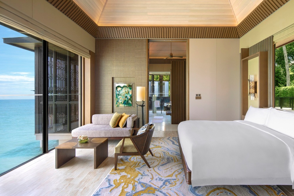入住馬來西亞蘭卡威麗思卡爾頓酒店，體驗隱藏在雨林與海灘中的世外桃源