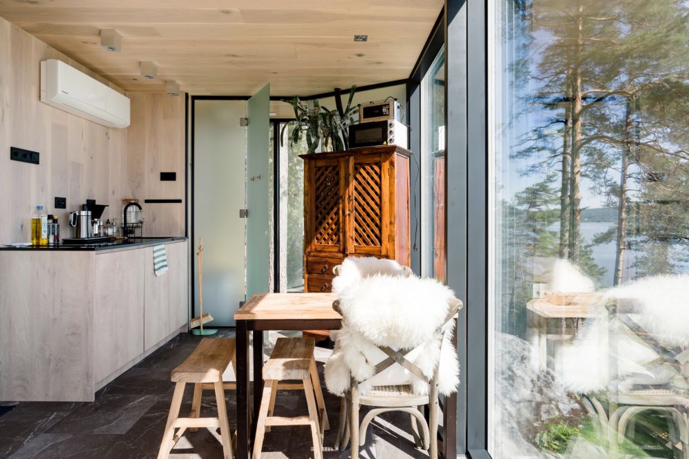 廚房／內部空間／The WonderINN Mirrored Glass Cabin／飯店／挪威