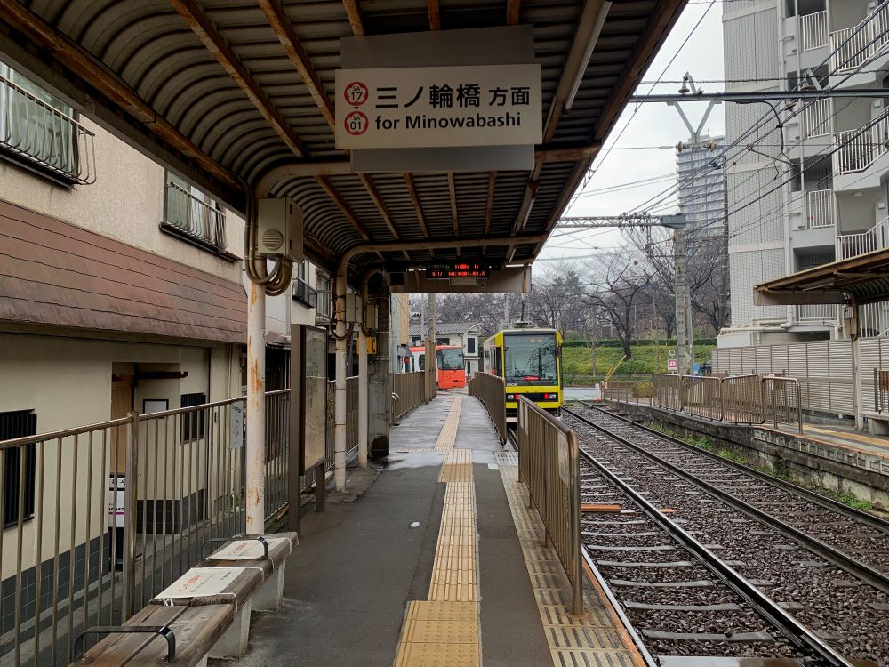 電車／東京／日本