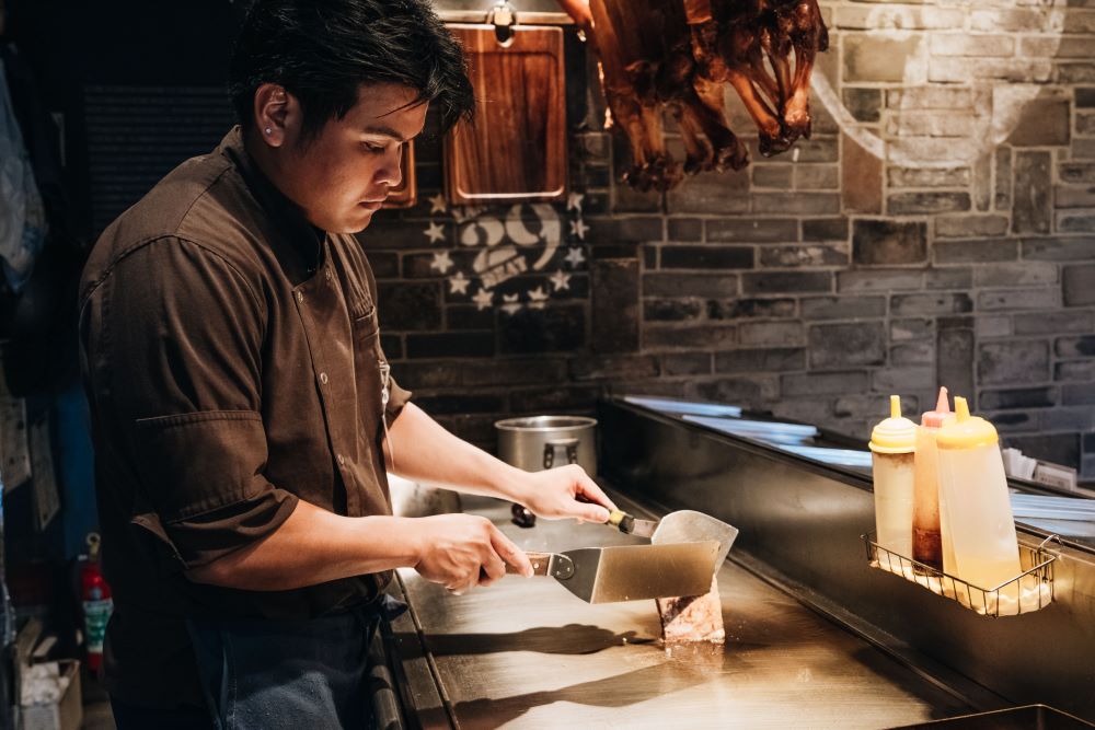 廚師／內部空間／肉 Bar＆Dining Yambaru Meat／餐廳／沖繩／日本