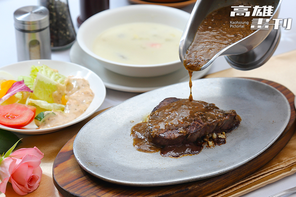 料理/內部空間/鴻賓牛排館/餐廳/高雄