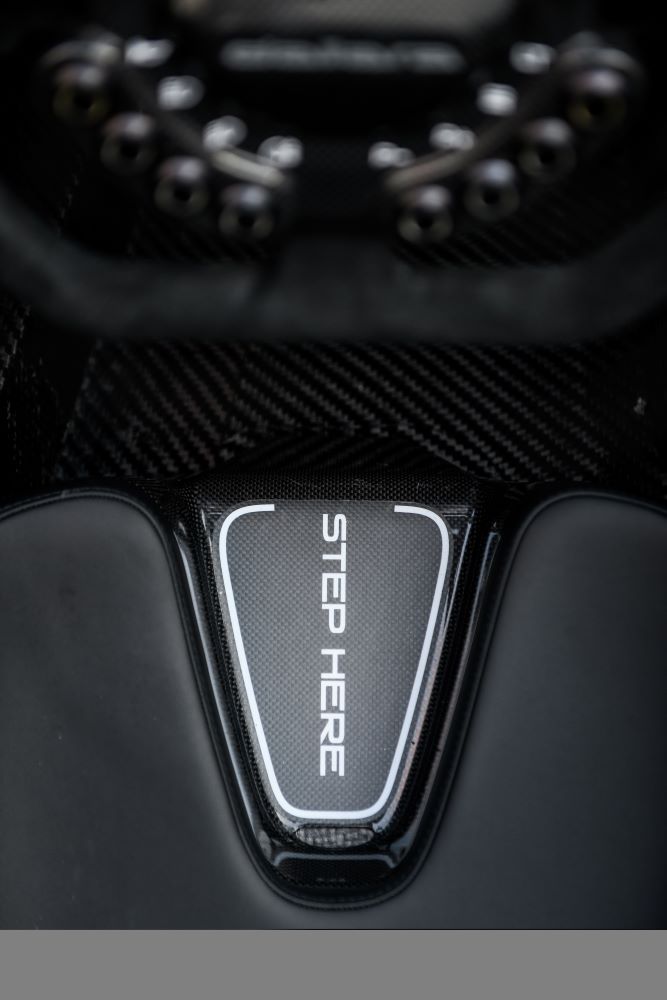 內部空間/車款/Dallara Stradale
