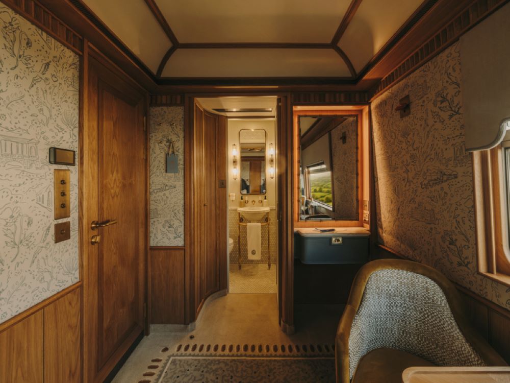 套房/內部空間/Britannic Explorer/列車/英國