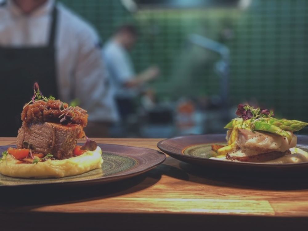 餐廳料理／內部空間／Eliassen Rorbuer／飯店／挪威