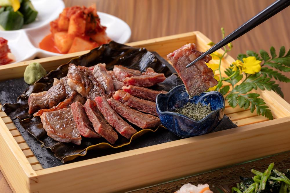 「赤虎燒肉」新莊店供應豐富燒肉料理。