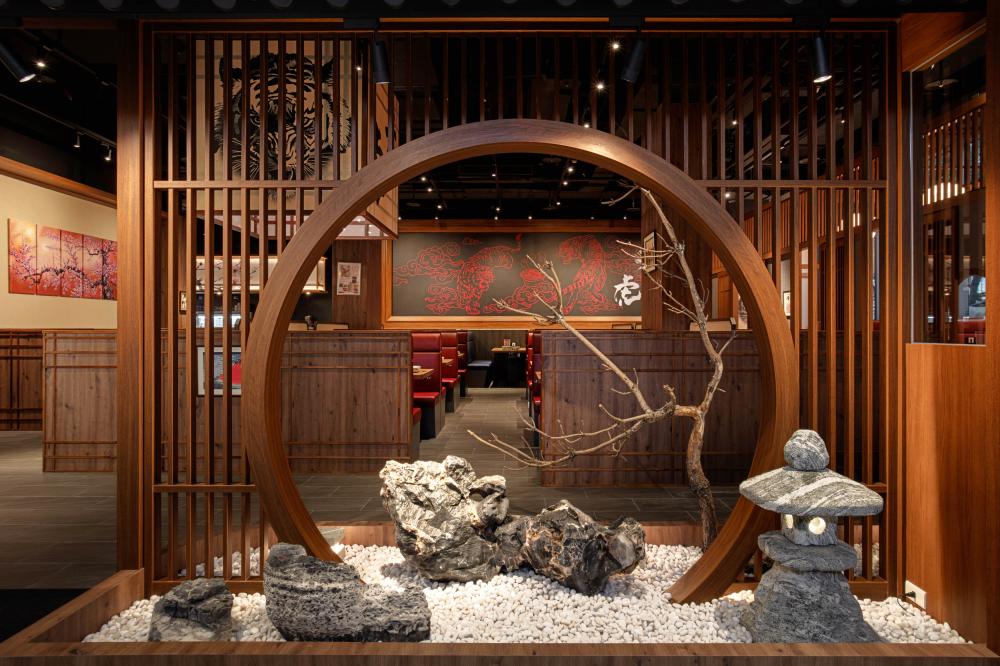 「赤虎燒肉」新莊店餐廳內部空間。