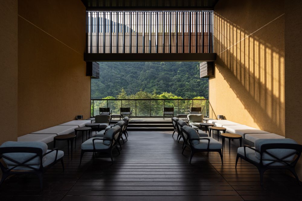 榮獲台灣首屆米其林星鑰飯店一星「虹夕諾雅 谷關」餐廳。