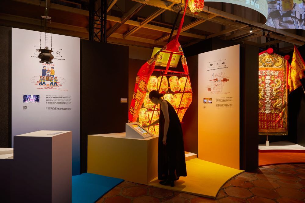 「2025台灣設計展」展區「平安行 Path of Pîng-an」場景。