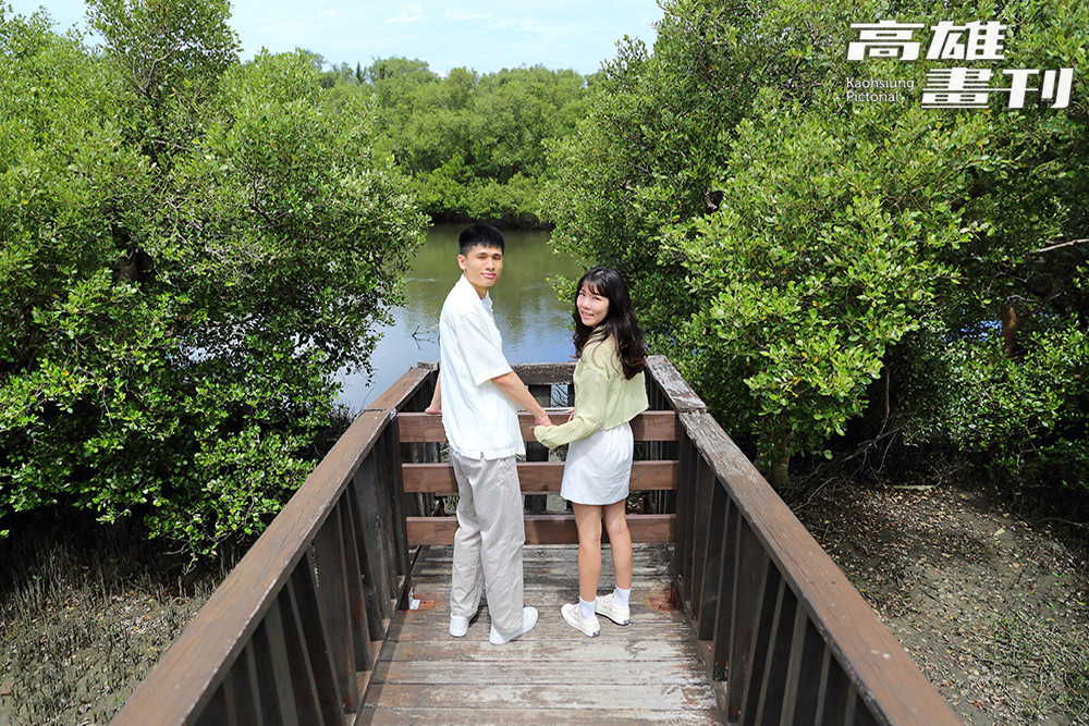 林園海洋濕地公園擁有豐富的生態景觀與寬闊草地,成為林園最迷人的自然秘境。(中:攝影/Carter)