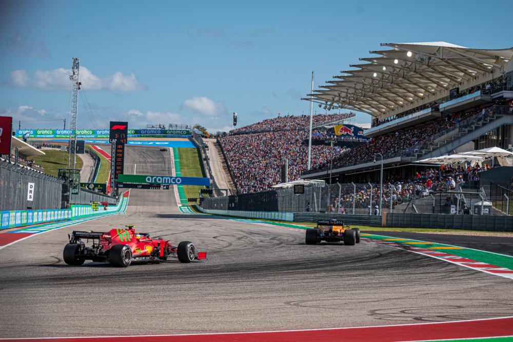 2025 年 F1 美國大獎賽不僅是速度的競賽，更是一場融合文化、音樂與旅遊體驗的盛會
