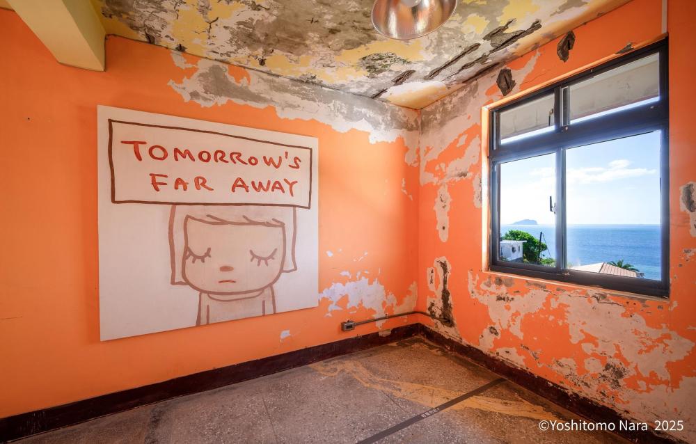 奈良美智為台灣繪製的代表作《朦朧潮濕的一天》