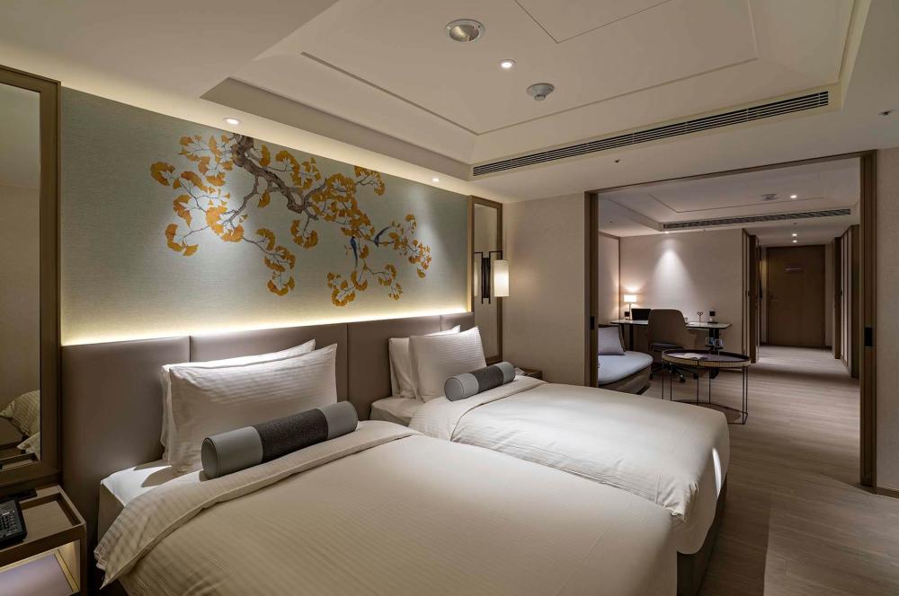 瀚寓酒店「臻味之旅 烤鴨饗宴」住房專案套房。