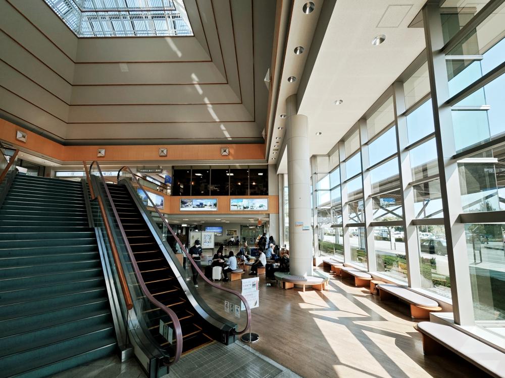 神戶機場內部空間。