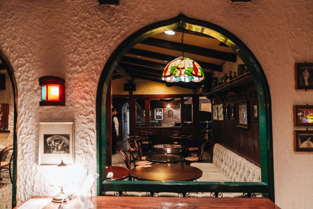 神戶昭和爵士餐廳 JAZZ LIVE& RESTAURANT SONE 內部空間。