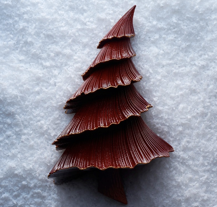 巴黎勒布里斯托飯店適逢飯店百周年慶聖誕巧克力蛋糕。