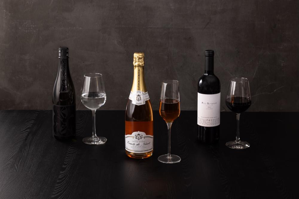 「八和和牛燒肉專門店 台中店」搭配飲品。