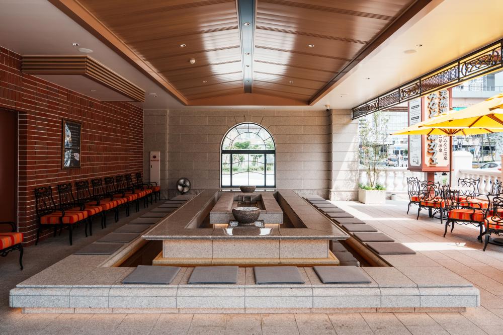 神戶 LE PAN 總本店足湯空間。