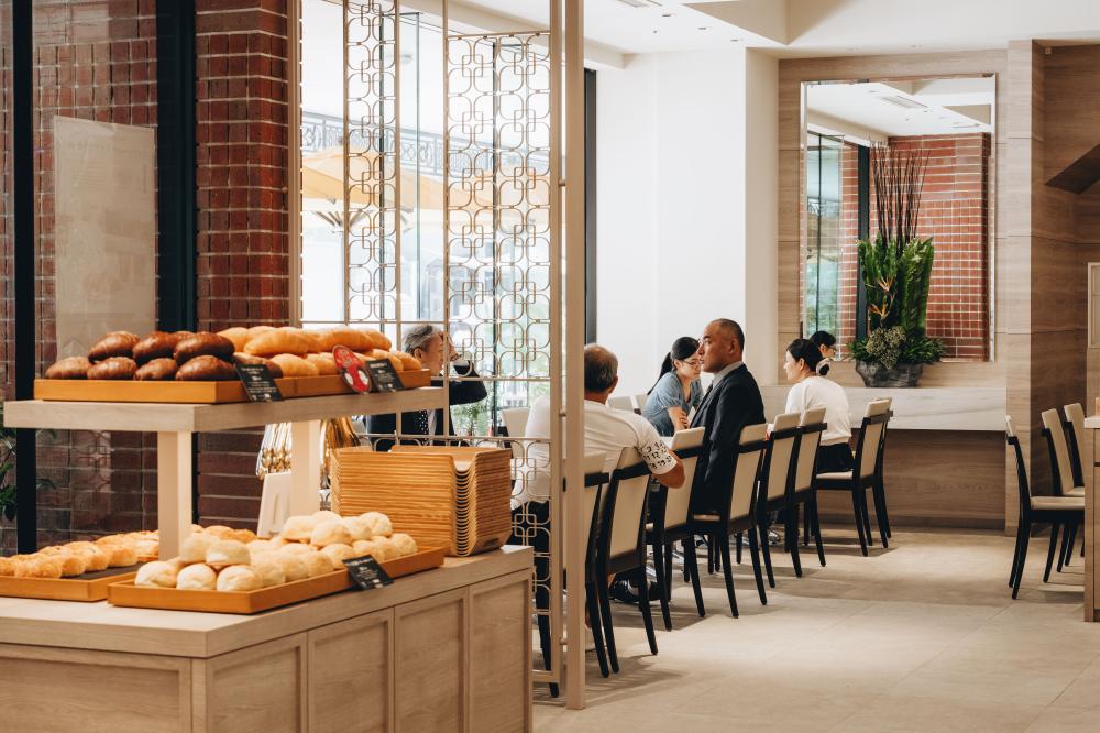 神戶 LE PAN 總本店麵包空間。