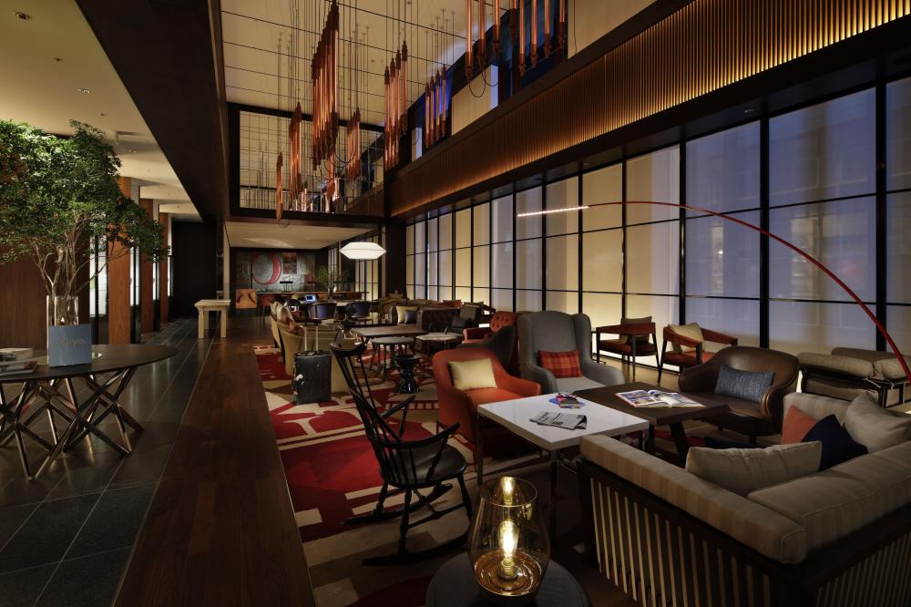 Hyatt Centric Ginza Tokyo 內部餐廳空間。