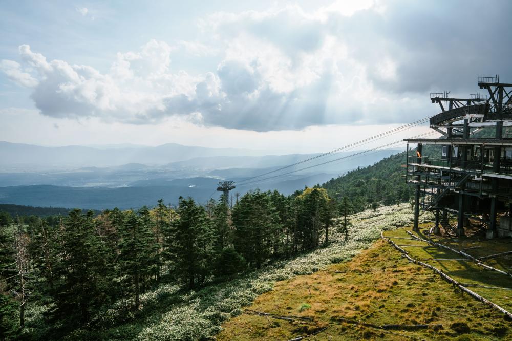 日本長野縣纜車風景。