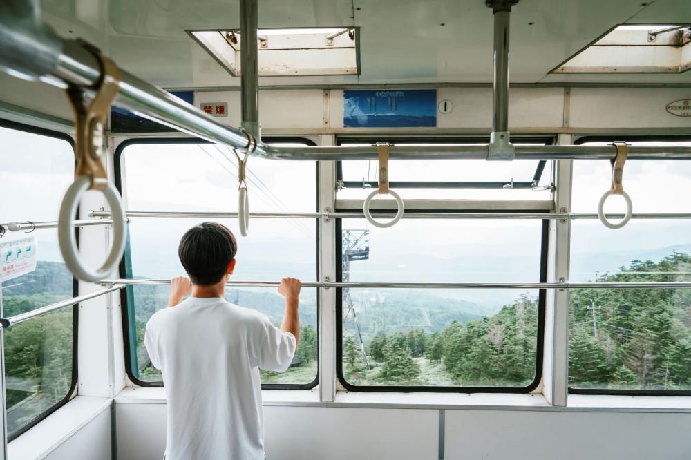 日本長野縣纜車風景。
