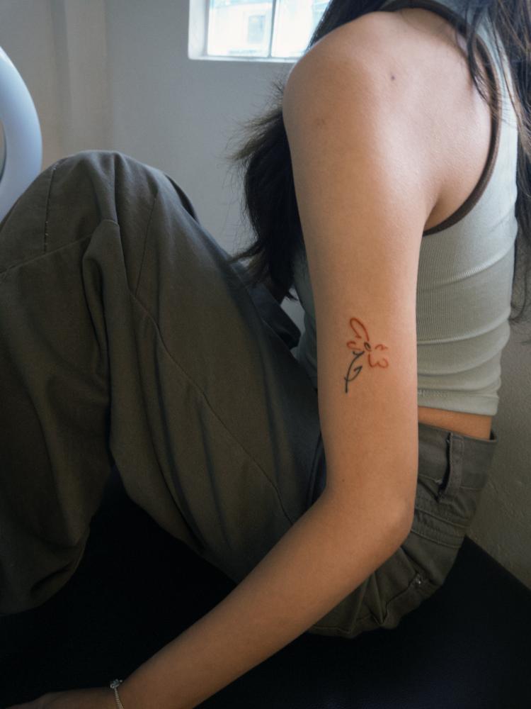 曼谷藝術家 To smile 刺青。