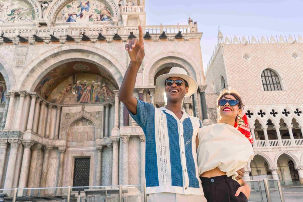 美諾酒店集團「義式風尚：影視旅遊」住宿專案場景。