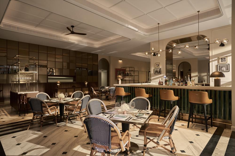 越南洲際下龍灣度假酒店餐廳空間。