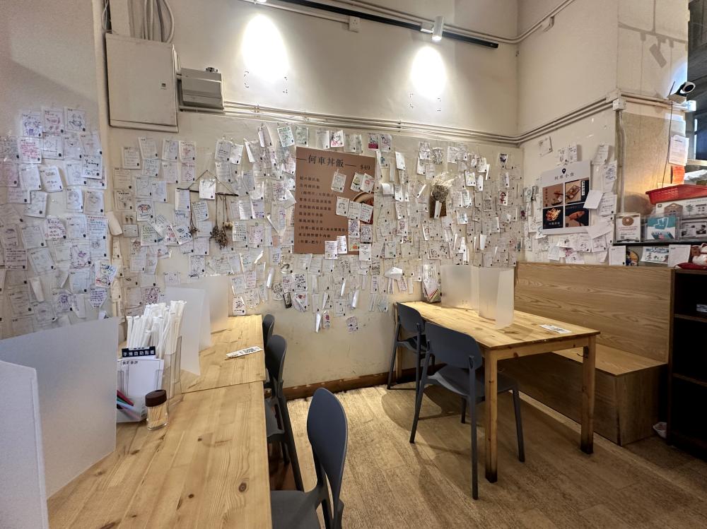 香港名店何車車仔麵內部空間。