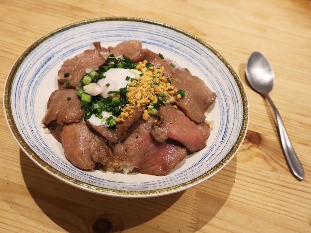 香港名店何車車仔麵料理。