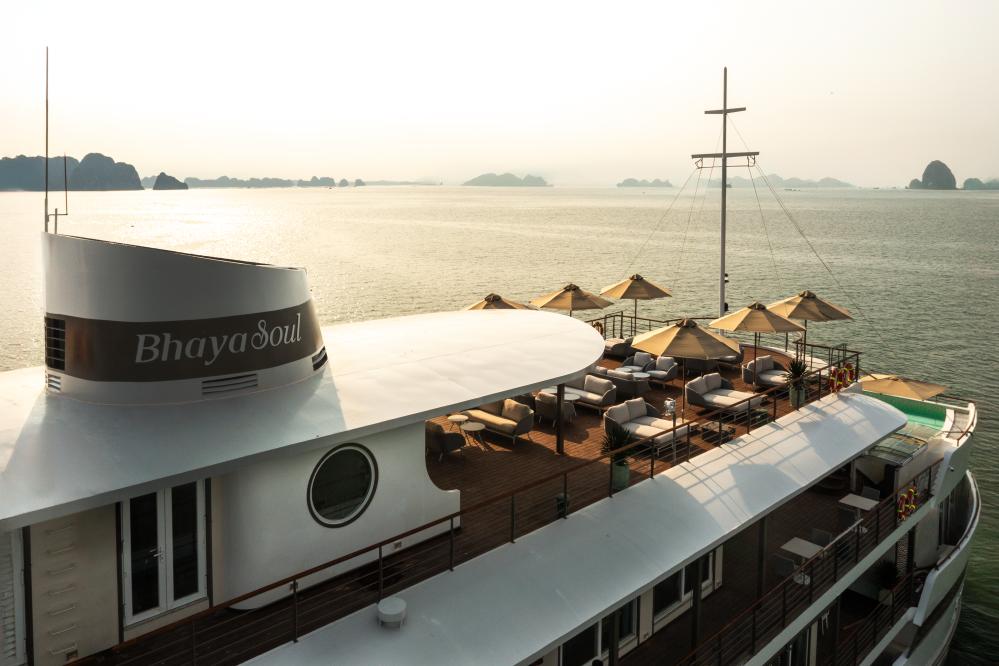 下龍灣過夜航程品牌 Bhaya Cruises 外觀。