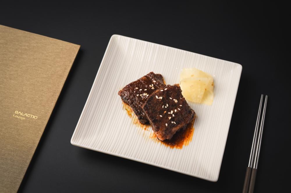 星宇航空桃園機場貴賓室引進米其林星級餐飲料理。