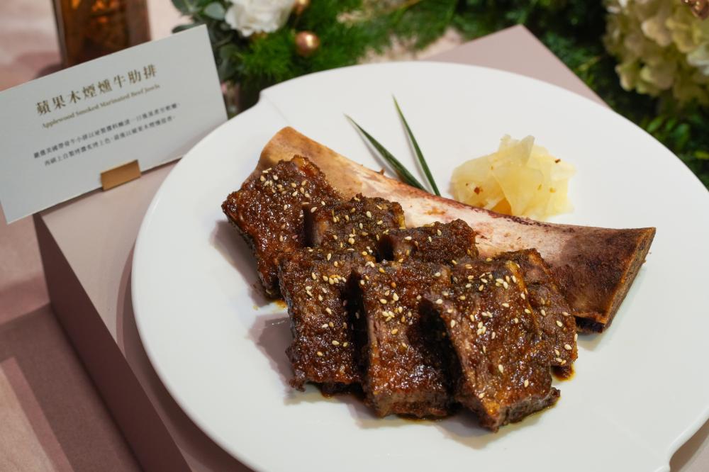 星宇航空桃園機場貴賓室引進米其林星級餐飲料理。